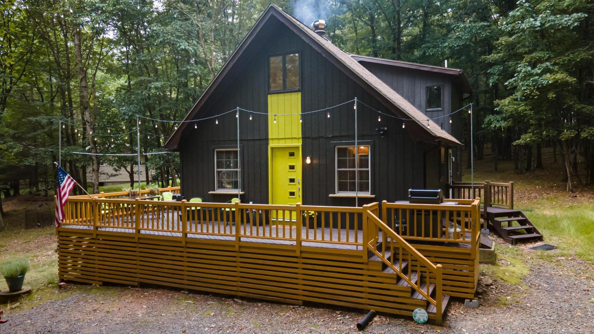 That Gray House Romantic Getaway Albrightsville