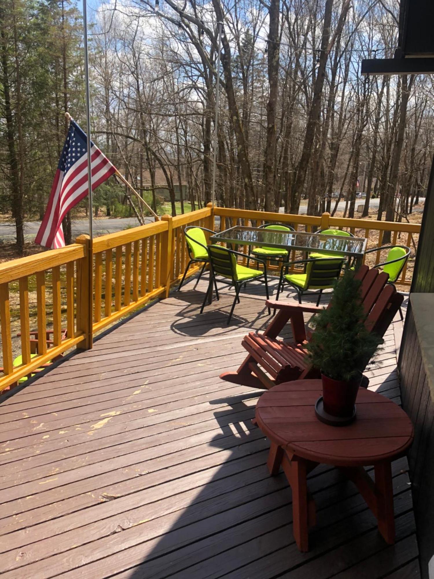 That Gray House Romantic Getaway * Albrightsville