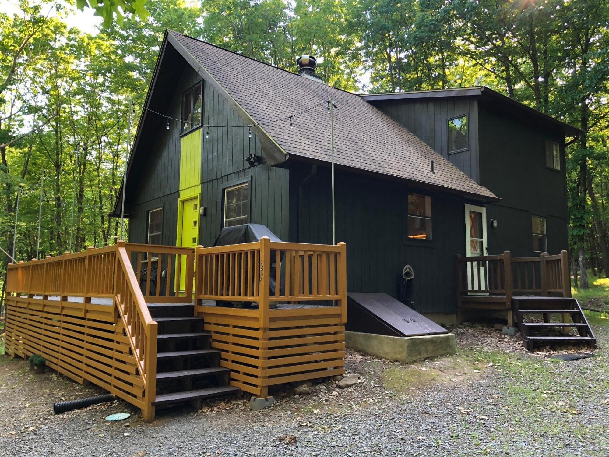 That Gray House Romantic Getaway Albrightsville