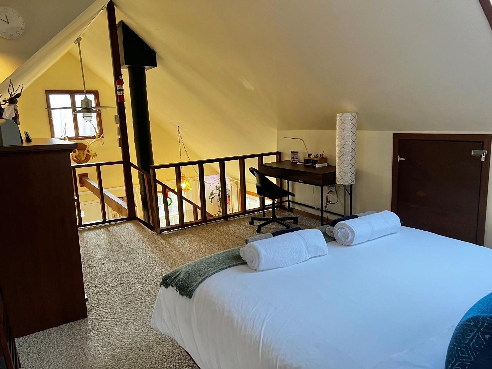 That Gray House Romantic Getaway Holiday home Albrightsville